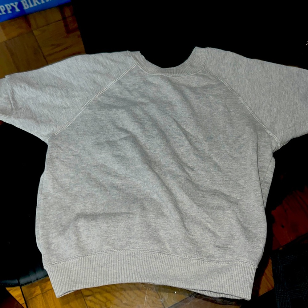 Short sleeved sweatshirt
